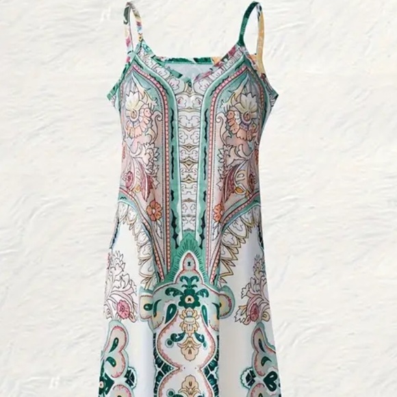 NWT Bohemian V-Neck Floral Maxi Dress - Picture 3 of 7